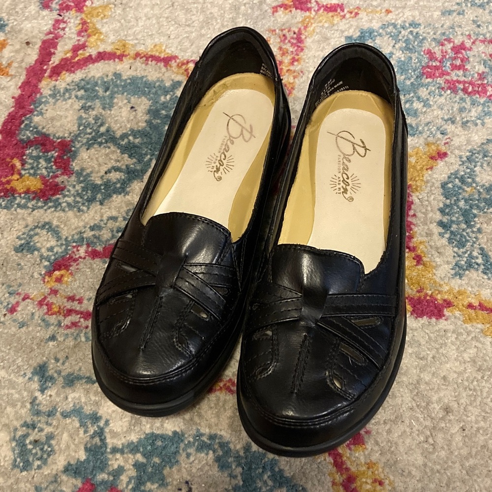 Beacon Black Leather Slip-On Loafers for Women Size 7
